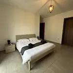 M31stays - Lilcarm Modern And Penthouse, *