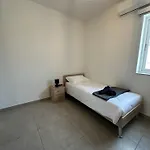 Apartment M31stays - Lilcarm Modern And Penthouse, *