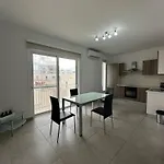 Apartment M31stays - Lilcarm Modern And Penthouse,