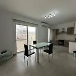 M31stays - Lilcarm Modern And Penthouse, *