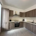 M31stays - Lilcarm Modern And Penthouse, St. Paul's Bay