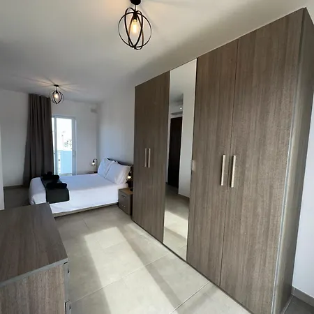 M31Stays - Lilcarm Modern Apartments And Penthouse, St Paul'S Bay * St. Paul's Bay