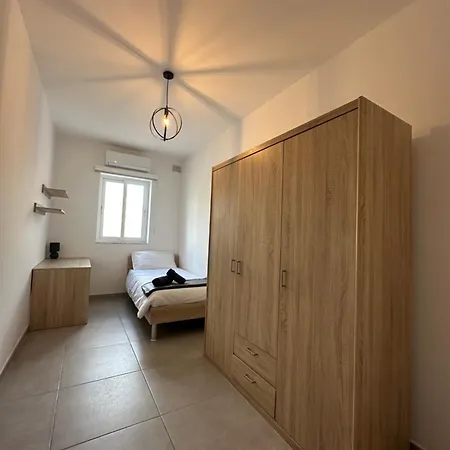 M31stays - Lilcarm Modern And Penthouse, アパート *