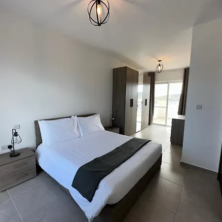 Apartment M31stays - Lilcarm Modern And Penthouse,