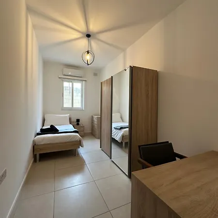 Apartment M31stays - Lilcarm Modern And Penthouse,