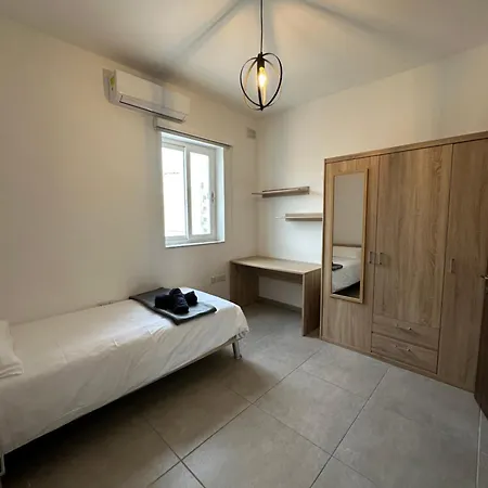 M31stays - Lilcarm Modern And Penthouse, San Pawl il-Baħar