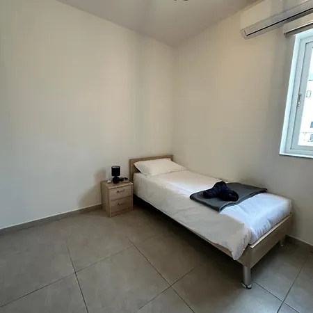 M31stays - Lilcarm Modern And Penthouse,