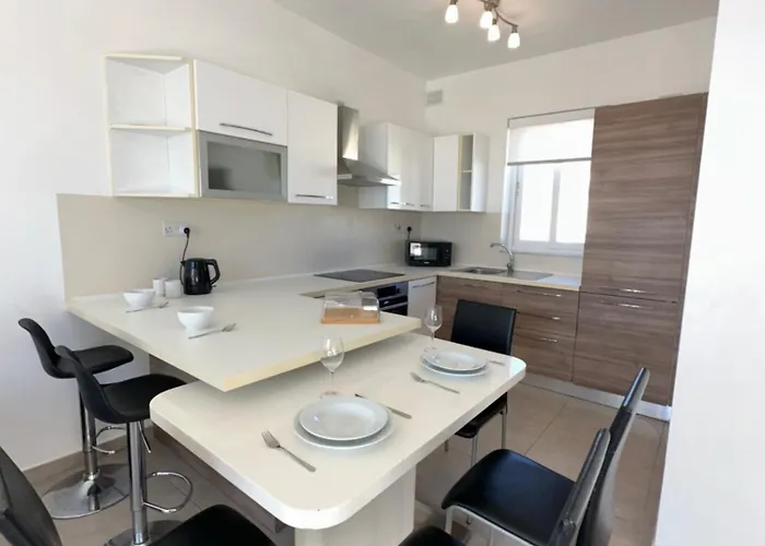 M31stays - Lilcarm Modern And Penthouse, Appartamento St. Paul's Bay