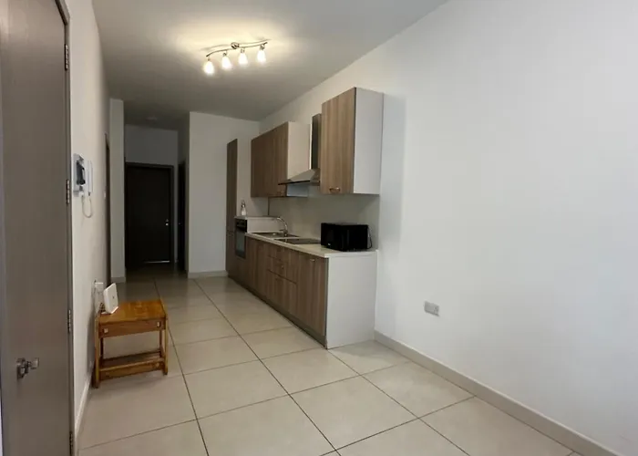 M31stays - Lilcarm Modern And Penthouse,