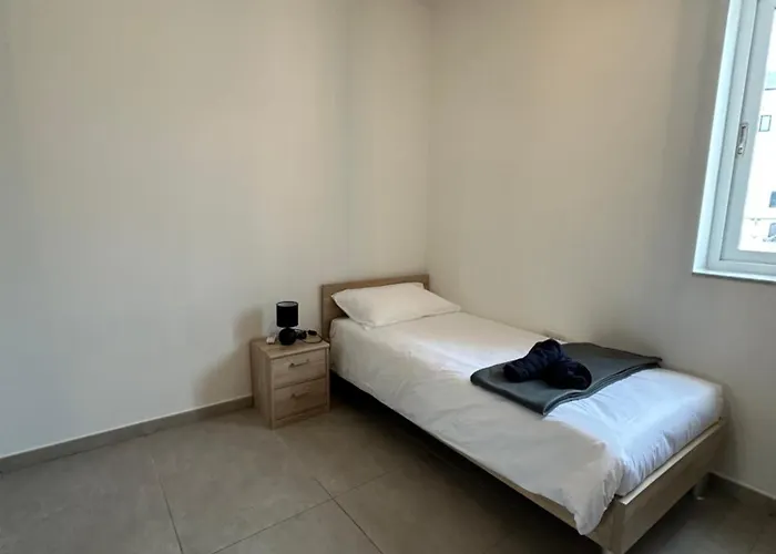 M31stays - Lilcarm Modern And Penthouse,