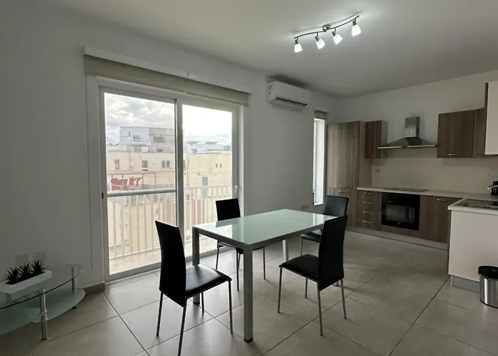 M31stays - Lilcarm Modern And Penthouse, *