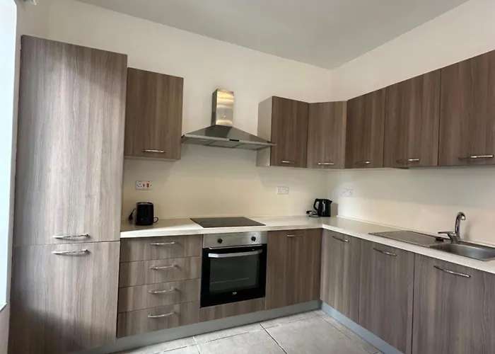 M31stays - Lilcarm Modern And Penthouse, St. Paul's Bay