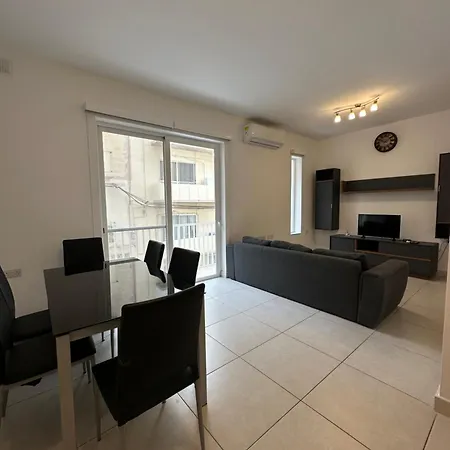 Apartment M31stays - Lilcarm Modern And Penthouse,